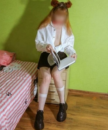 Встречусь с тобой в уютной атмосфере, где каждое мгновение будет наполнено желанием и лаской. ⭐️ Я нежная и креативная девушка, готовая исполнить все твои сокровенные желания. В моих объятиях твои мечты станут яркой реальностью. Доверься мне и я подарю тебе самые запоминающиеся моменты. Фото мои, оставляй отзывы, дарю только положительные эмоции. Живу в Москве - это наша с тобой тайна. ✨ Диана